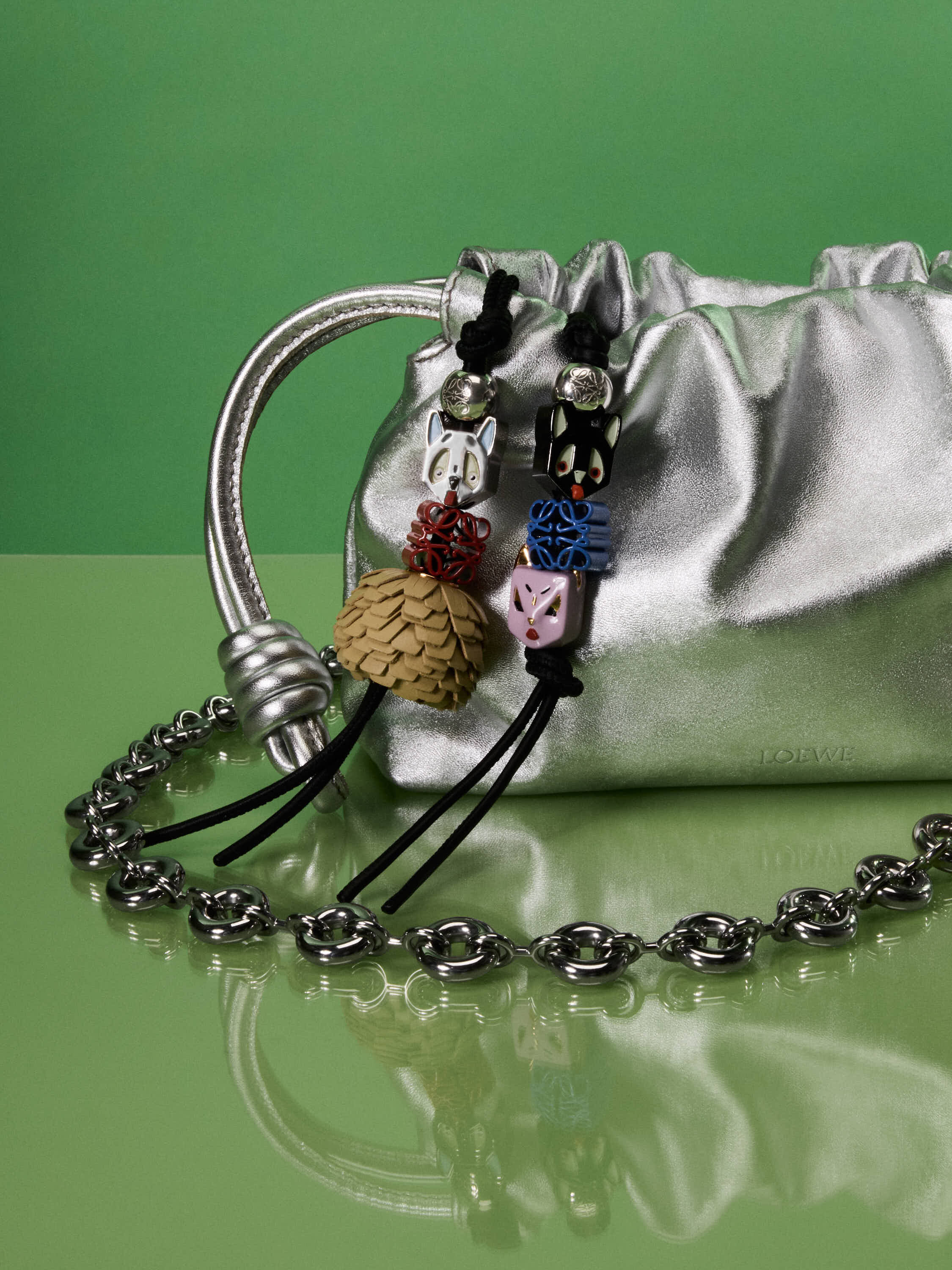 高級名入れバッグのギフトアイデア｜LOEWE - LOEWE